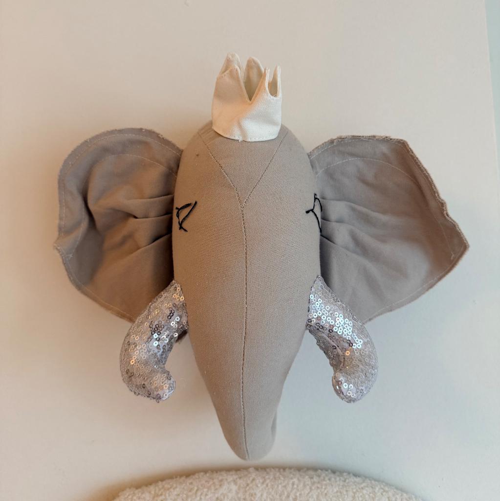 Dierenkop aan muur olifantkop Bora Miri, Ophalen of Verzenden, Zo goed als nieuw, Wanddecoratie