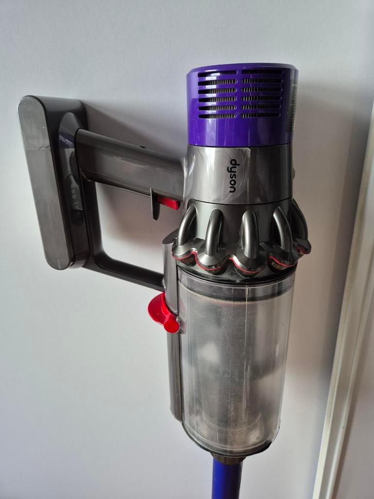 Dyson Cyclone V10 – Zeer compleet met vele accessoires!, Gebruikt, Stofzuiger, Ophalen of Verzenden, Minder dan 1200 watt