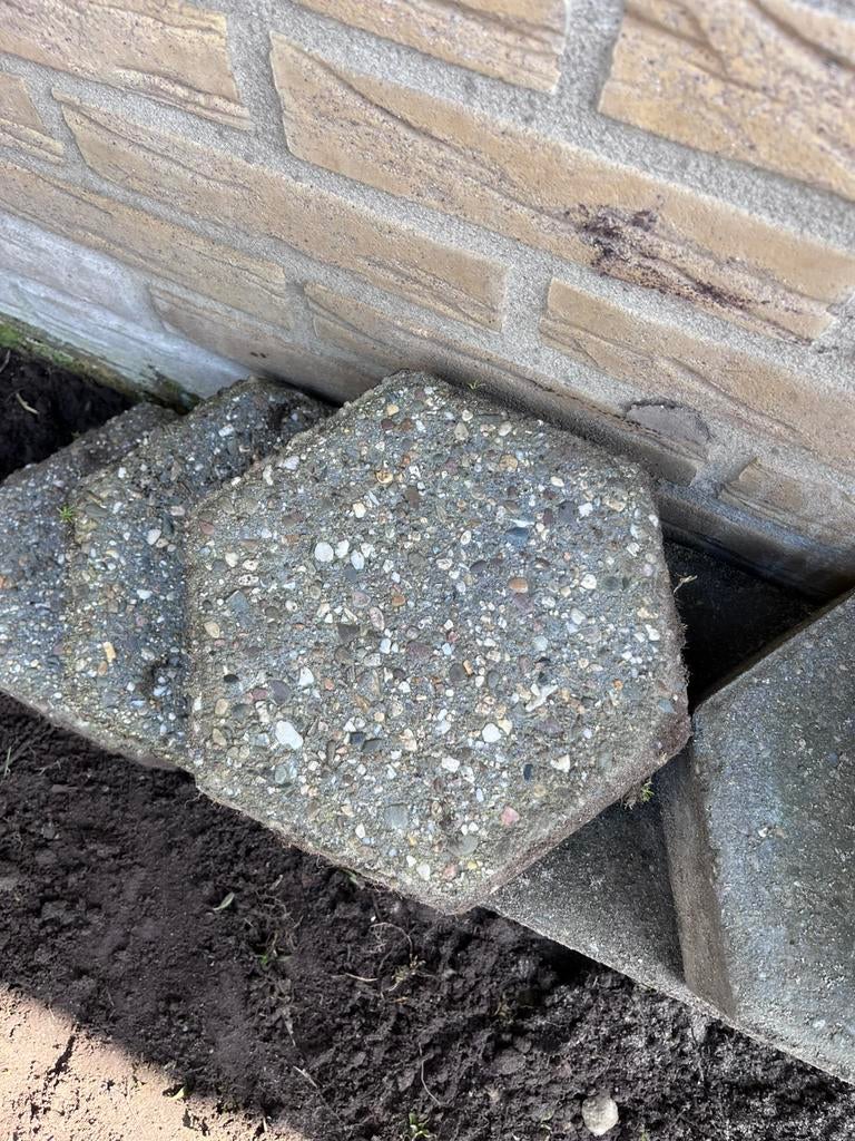 6 hoekige stenen, Tuin en Terras, Tegels en Klinkers, Ophalen, Gebruikt, Beton, Klinkers