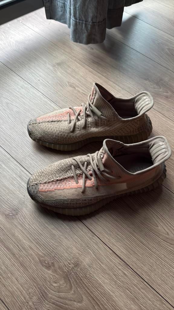 Yeezy sand Taupe, Kleding | Heren, Schoenen, Ophalen of Verzenden, Zo goed als nieuw, Overige kleuren