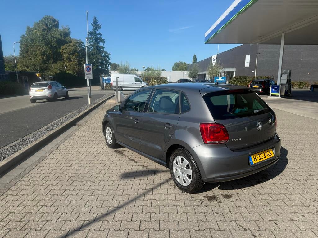 Volkswagen Polo 1.2 51KW 2010 Grijs, Auto's, Voorwielaandrijving, 40 €/maand, 1198 cc, Handgeschakeld