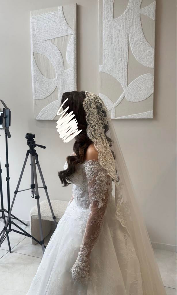 Prachtige kanten bruidsjurk met hoepel, Ophalen of Verzenden, Zo goed als nieuw, Wit, Trouwjurk