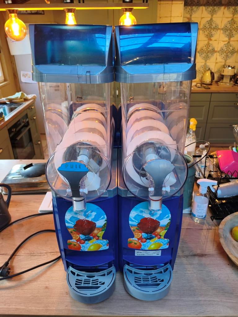 Ijsmachine / Slush Puppy machine merk Cabspa 230 V. Pro., Witgoed en Apparatuur, IJsmachines, Gebruikt, Zelfvriezend, Ophalen