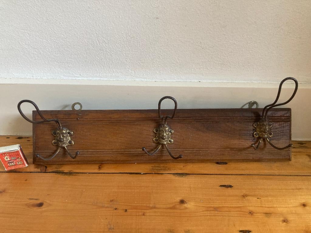 Ouderwets hout kapstokje met 3 driedubbele bijzondere haken, Wandkapstok, Gebruikt, Ophalen of Verzenden, 150 tot 200 cm