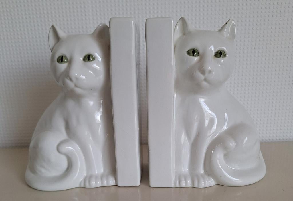 2 boekensteunen katten/poezen wit keramieken, Ophalen of Verzenden