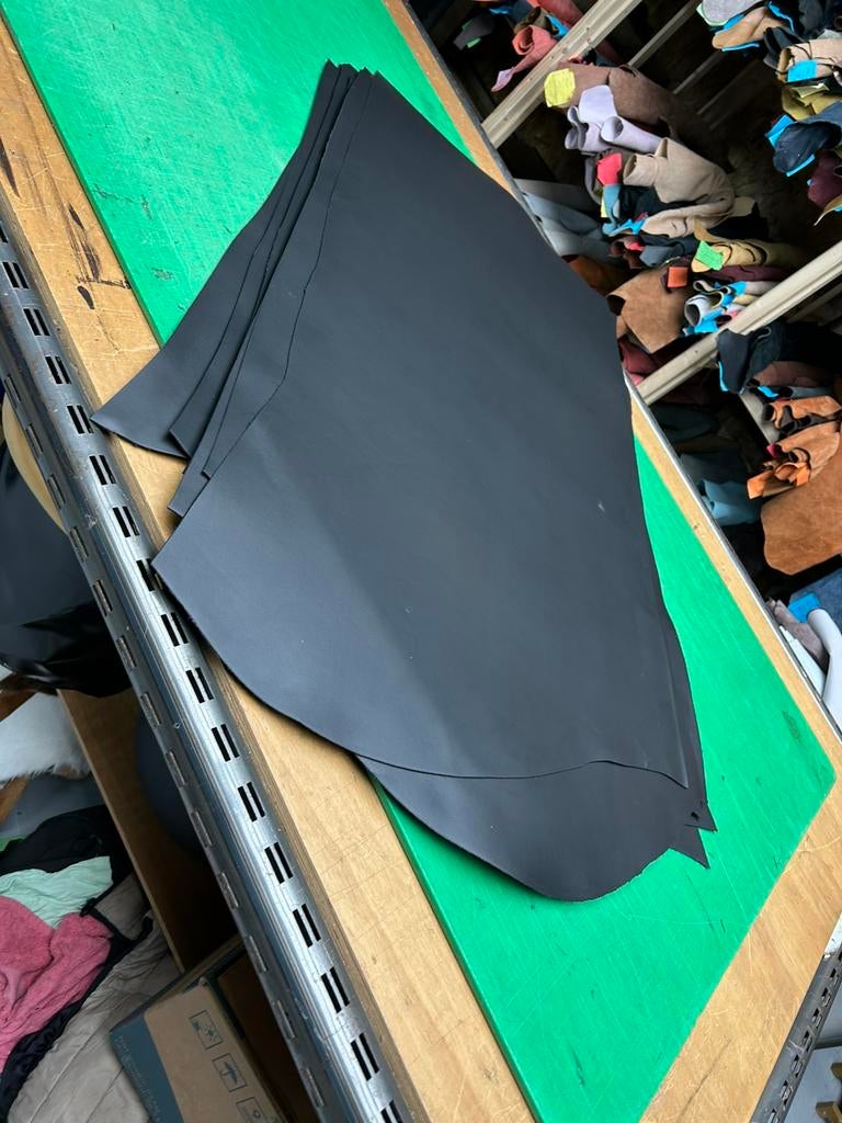 Zwarte tuigleer lappen 1.8-2 mm dikte soepel nr3, Zwart, Leer of Kunstleer, Ophalen of Verzenden, Zo goed als nieuw