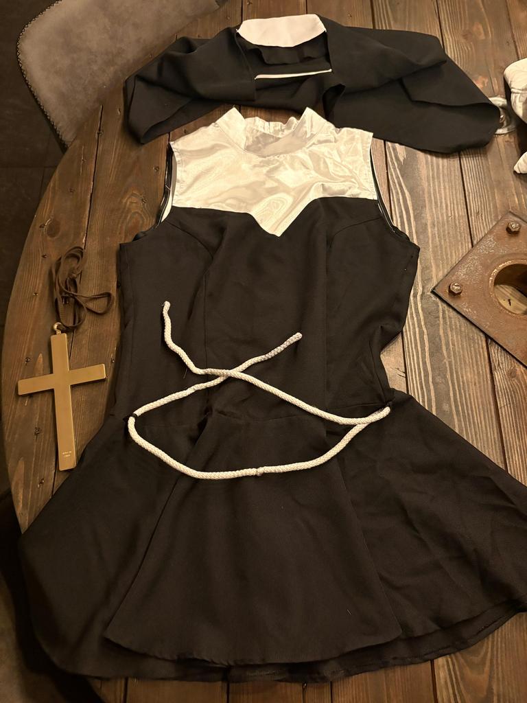 Nonnen jurkje carnaval, Kleding | Dames, Ophalen of Verzenden, Zo goed als nieuw, Carnaval