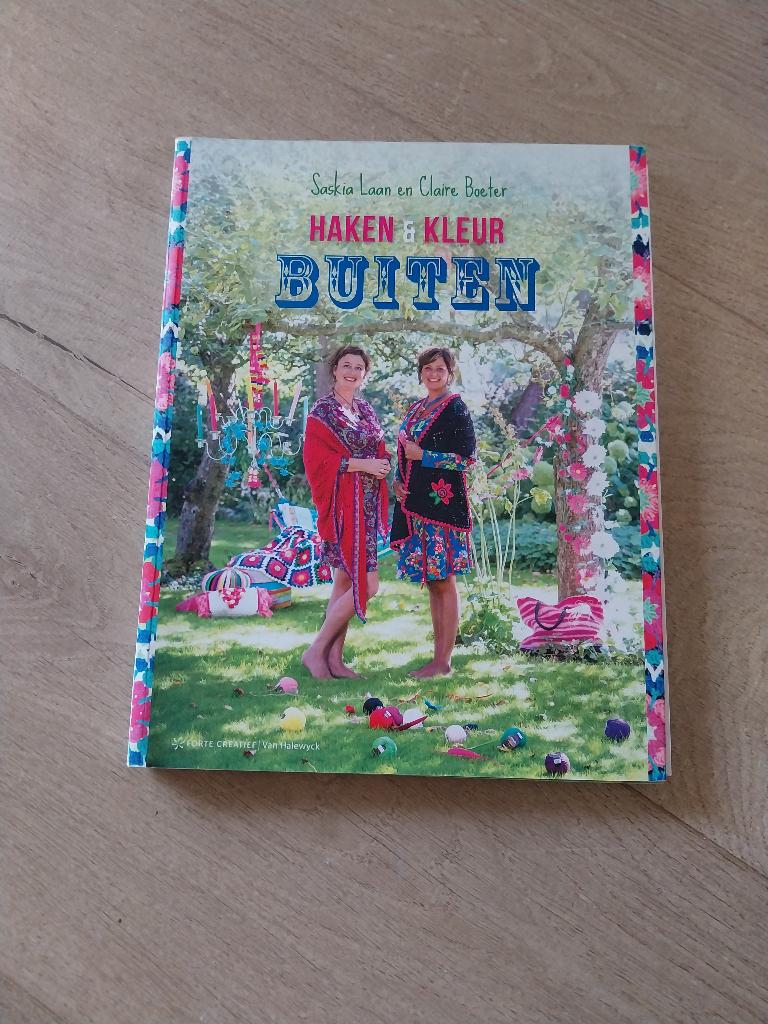Haken en kleur, Hobby en Vrije tijd, Breien en Haken, Ophalen of Verzenden, Zo goed als nieuw, Haken, Patroon of Boek
