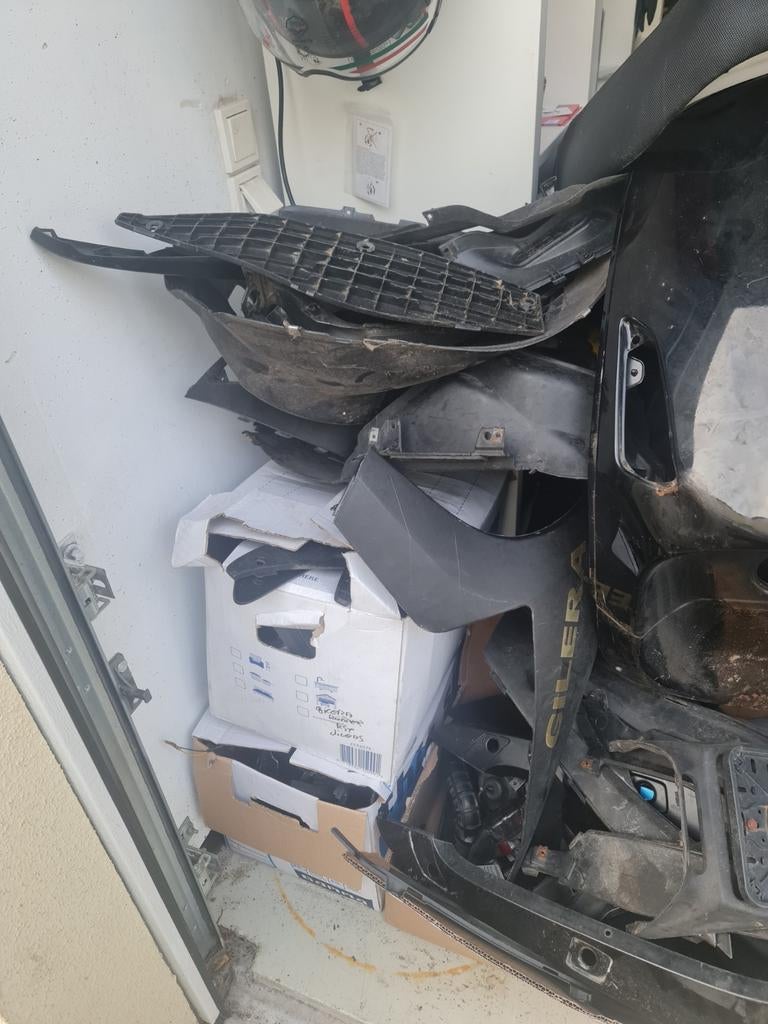 Gilera Runner RST binnen kappen spadboard enzovoort, Fietsen en Brommers, Brommeronderdelen | Scooters, Gebruikt, Piaggio, Kap