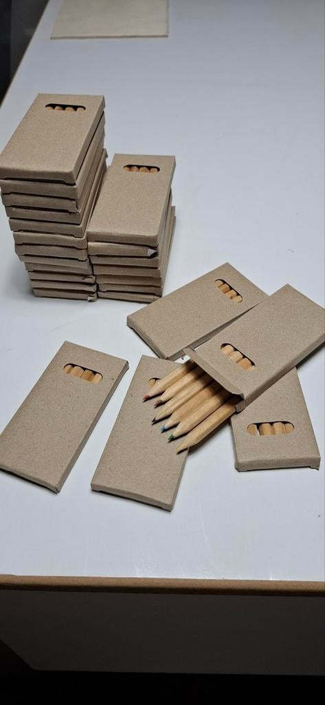 24 Doosjes Kleurpotloden - Traktatie Kinderfeestjes, Ophalen of Verzenden, Overige typen