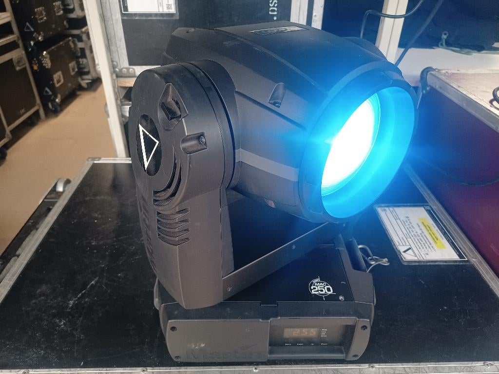 12x Martin Mac 250 Wash, Ophalen, Zo goed als nieuw, Licht, Geluidgestuurd