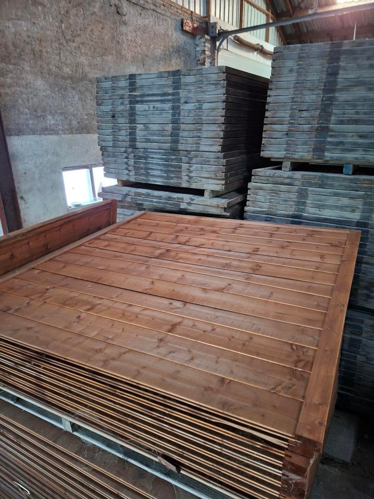 Overjarig partijtje tuinschermen bruin geimpregneerd, Ophalen of Verzenden, Nieuw, Planken