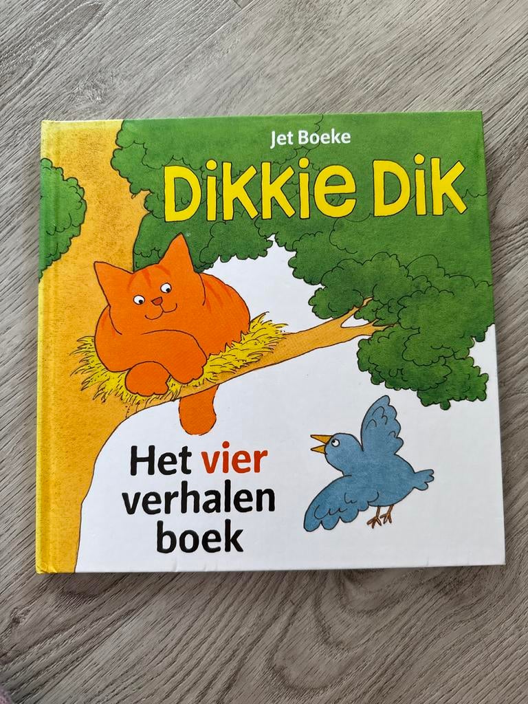 Dikkie Dik - Het vier verhalen boek, Ophalen of Verzenden, Zo goed als nieuw, 2 tot 3 jaar