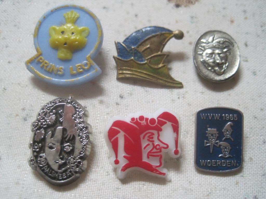 carnavals speldjes, Ophalen of Verzenden, Gebruikt, Overige onderwerpen