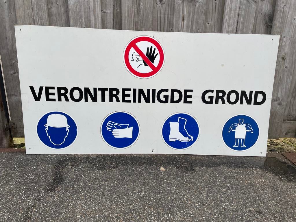 KUNSTSTOF WANDBORD, Ophalen, Zo goed als nieuw