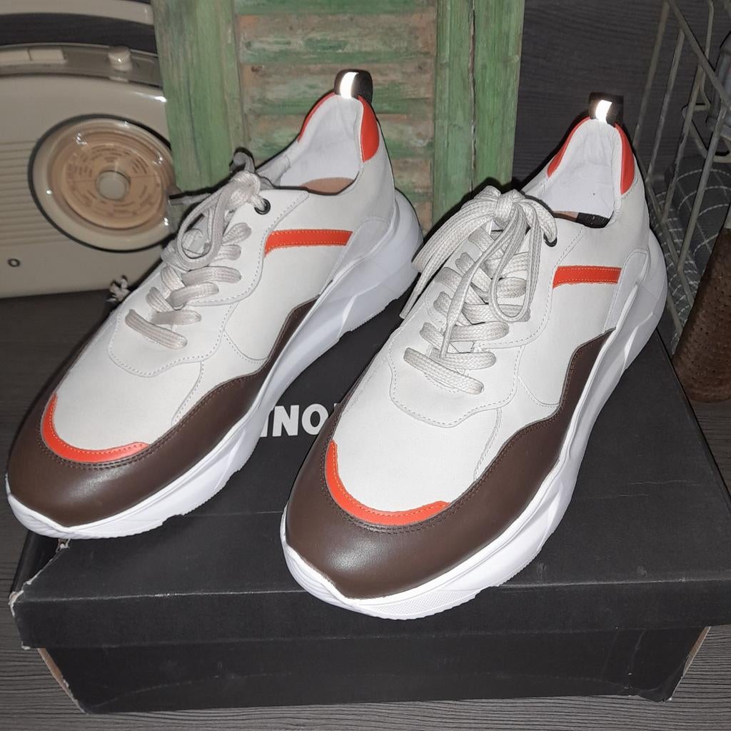 Blackstone Witte/bruine sneakers + Fila wit/ blauwe sneakers, Blackstone en Fila, Nieuw, Ophalen of Verzenden, Sneakers of Gympen