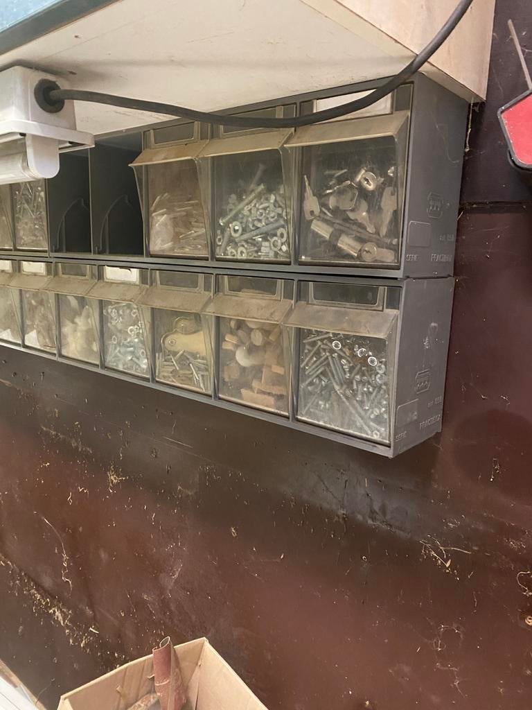 Opbergsysteem van 118 stuks kantelbakjes ., Doe-het-zelf en Verbouw, Kratten en Dozen, Zo goed als nieuw, Doos, Minder dan 35 cm