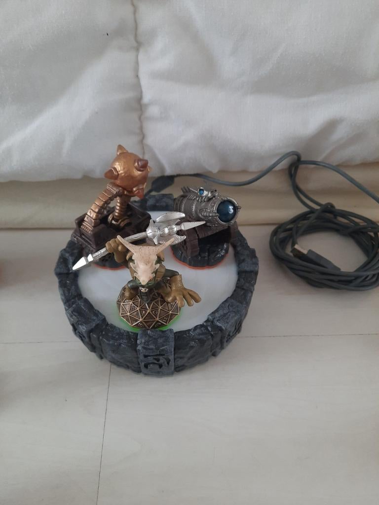 Skylander figuren per stuk klein.7.50 groot 20€, 1 speler, Racen en Vliegen, Ophalen of Verzenden, Zo goed als nieuw