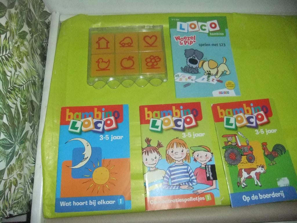 LOCO BAMBINO DOOS+4 BOEKJES SAMEN14,50 OPBRENGST VOEDSELBANK, Kinderen en Baby's, Speelgoed | Educatief en Creatief, Ophalen, Gebruikt
