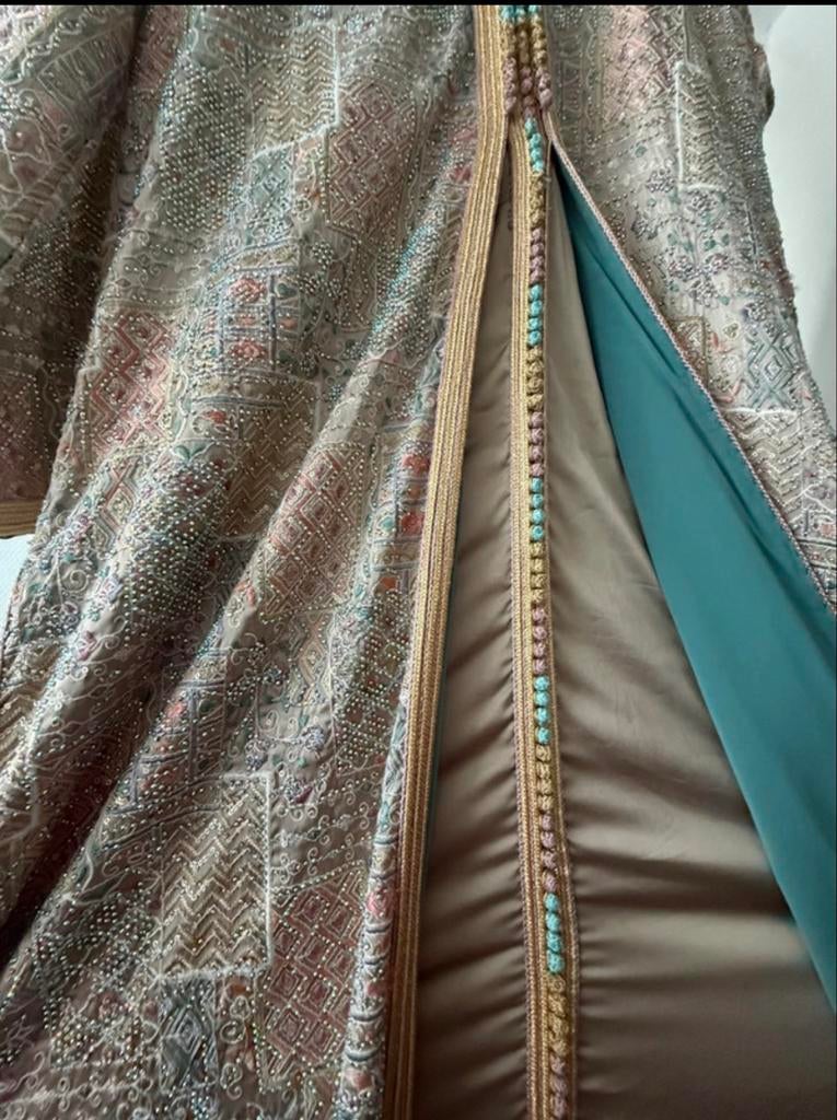 Takshita, takchita, kaftan, marokkaanse jurk, Maat 38/40 (M), Overige typen, Beige, Ophalen of Verzenden