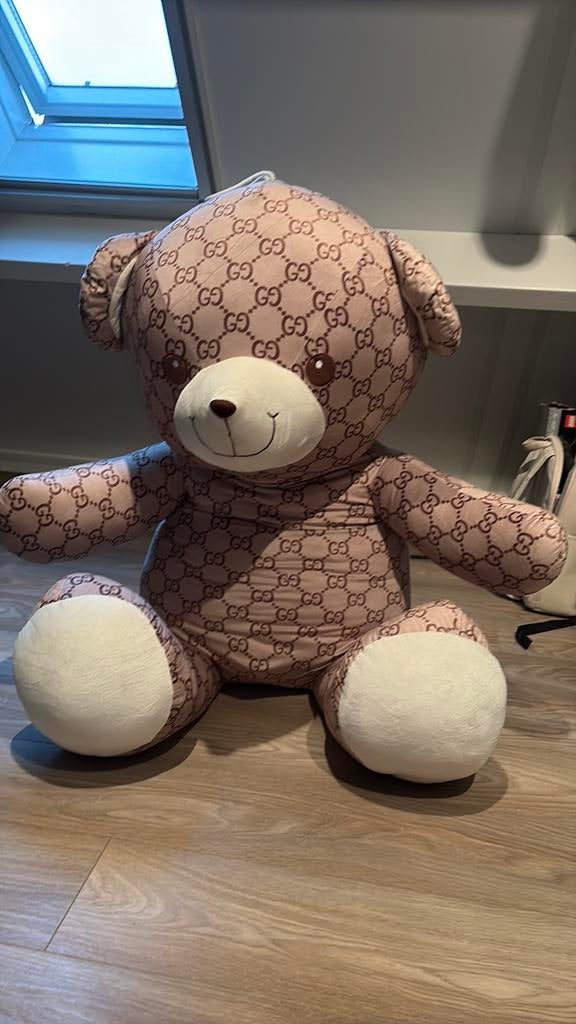 Cucci knuffel beer, Verzamelen, Beren en Cherished Teddies, Ophalen, Nieuw, Stoffen beer, Overige merken