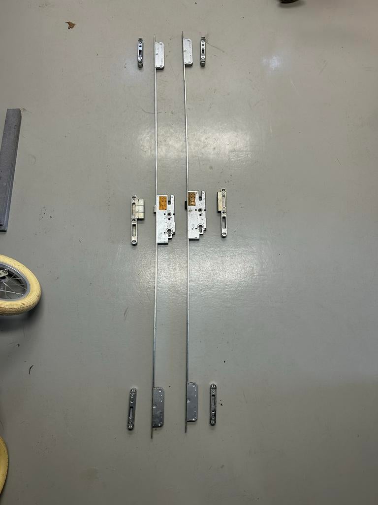 Driepuntssluiting SKG*** (nog één!), Ophalen, Zo goed als nieuw, IJzer, Slot