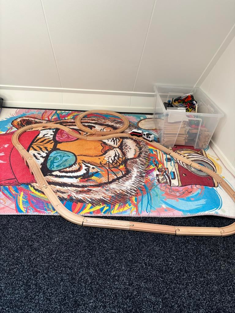 Houten treinbaan met accessoires, Kinderen en Baby's, Ophalen of Verzenden, Gebruikt