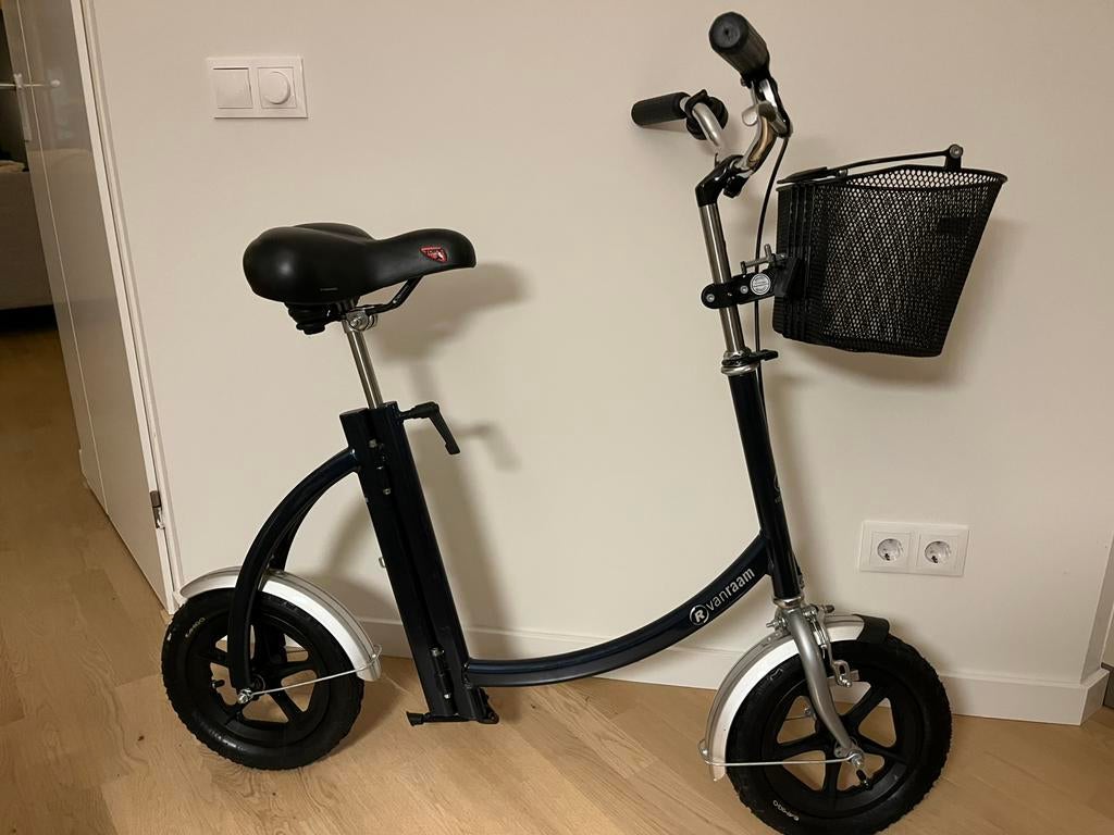 Raam loopfiets in zeer goede staat. Donkerblauw met mandje, Ophalen, Zo goed als nieuw, Overige typen