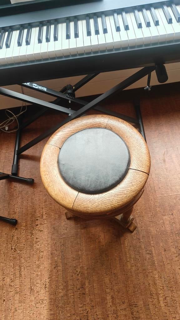 Houten in hoogte verstelbare piano kruk, Huis en Inrichting, Krukjes, Ophalen, In hoogte verstelbaar, Gebruikt, Hout
