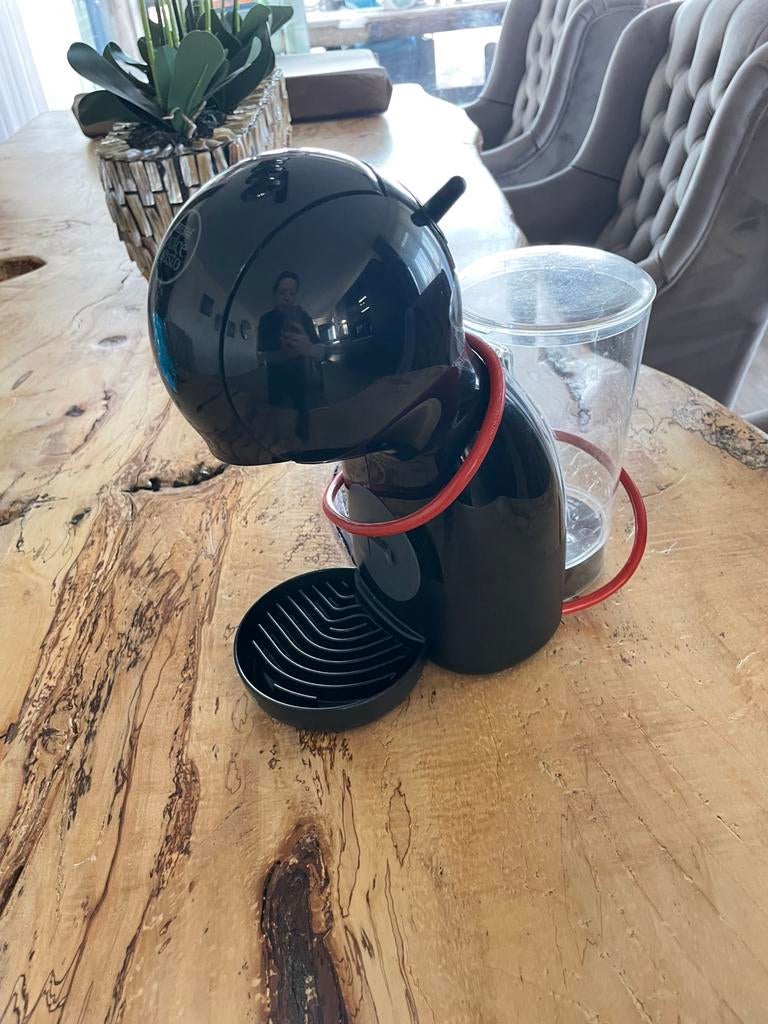 Dolce gusto, Witgoed en Apparatuur, Koffiezetapparaten, Ophalen of Verzenden, Zo goed als nieuw, Koffiemachine