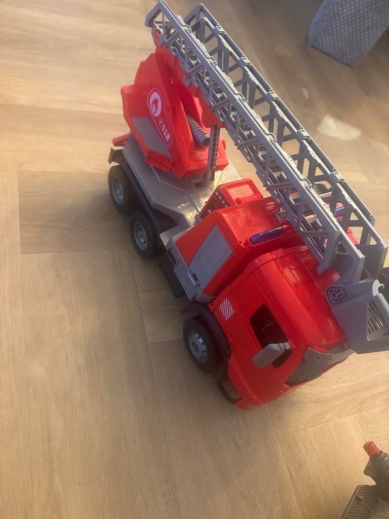 Grote rode brandweerauto met ladder, Ophalen of Verzenden, Gebruikt