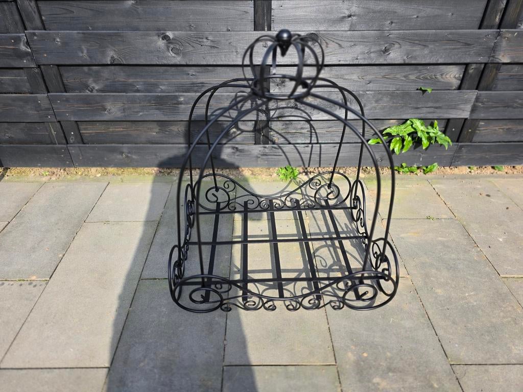 Ijzeren honden mand, Ophalen, Overige