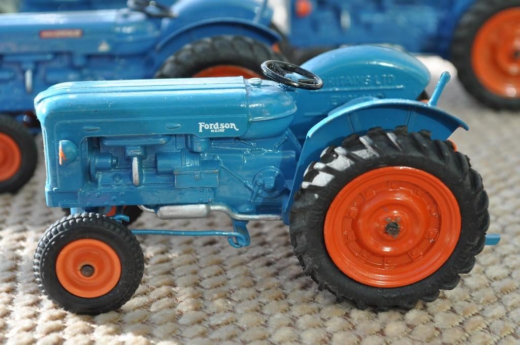 Te koop GEVRAAGD fordson major, Ophalen of Verzenden, Tractor of Landbouw, Britains