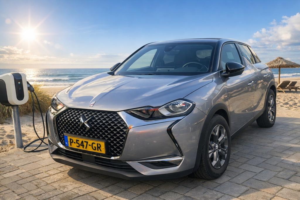 ❤️ DS 3 Crossback E-tense 136pk 2022 Grijs ⛱️, Auto's, DS, Zwart, Leder en Stof, 1498 kg, Origineel Nederlands