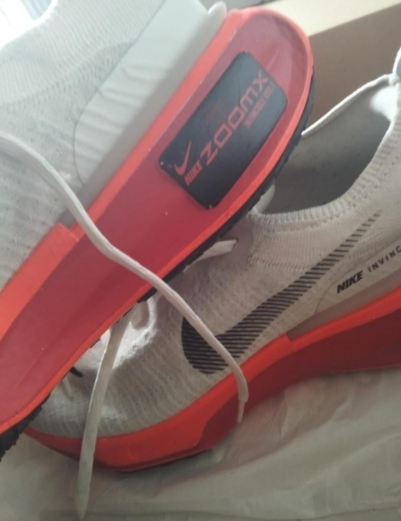 Nike Invincible Run 3 m42 80€ vaste prijs"Represent m 41 160, Ophalen, Zo goed als nieuw, Sneakers of Gympen