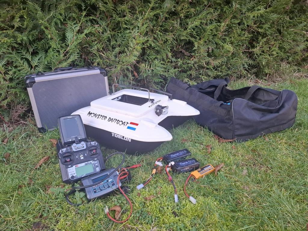 Voerboot monster baitboat unieke staat met 1 jaar garantie, Ophalen of Verzenden, Zo goed als nieuw, Overige typen