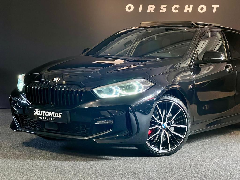 BMW 1-serie 120i High Executive Edition M Pano/Lederen Memor, 1998 cc, 730 kg, Gebruikt, 4 cilinders