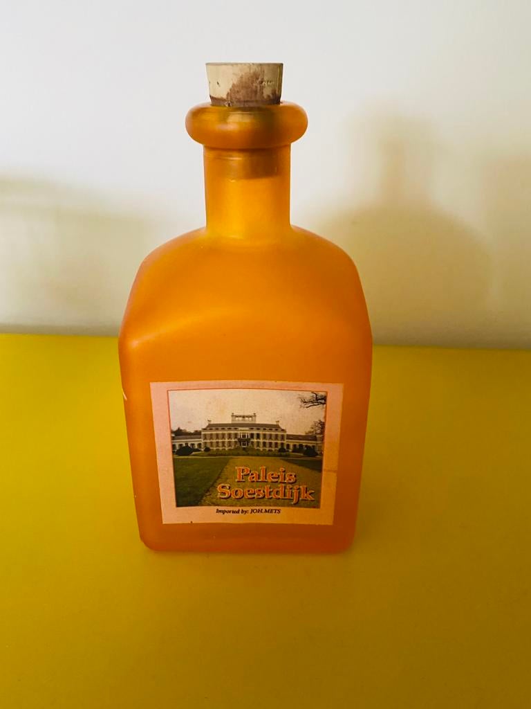 Leeg oranje flesje paleis Soestdijk, Ophalen of Verzenden, Zo goed als nieuw