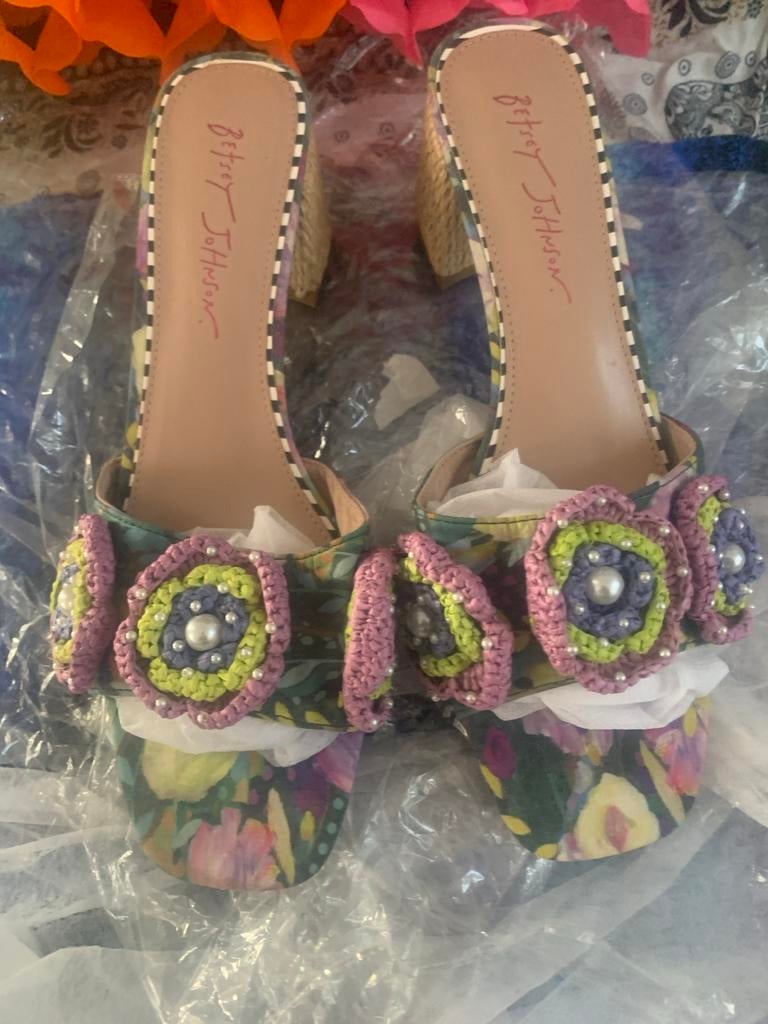 Betsey Johnson Lakleren Slippers Dames Maat 39, Kleding | Dames, Schoenen, Ophalen of Verzenden, Nieuw, Overige kleuren, Slippers