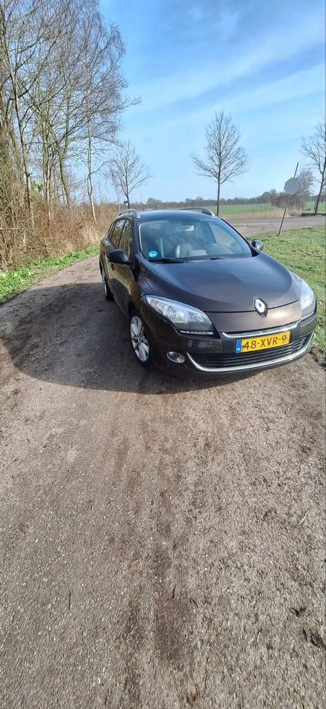 Renault Mégane estate Bose 1.5 dCi 2012 – 130 PK – Trekhaak, Navigatiesysteem, 4 cilinders, Bruin, 1283 kg
