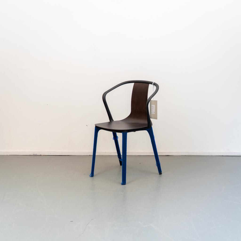 1x Vitra Belleville Armchair Donker Eiken Nieuw, Niet ingevuld, Drie, Zwart, Niet ingevuld