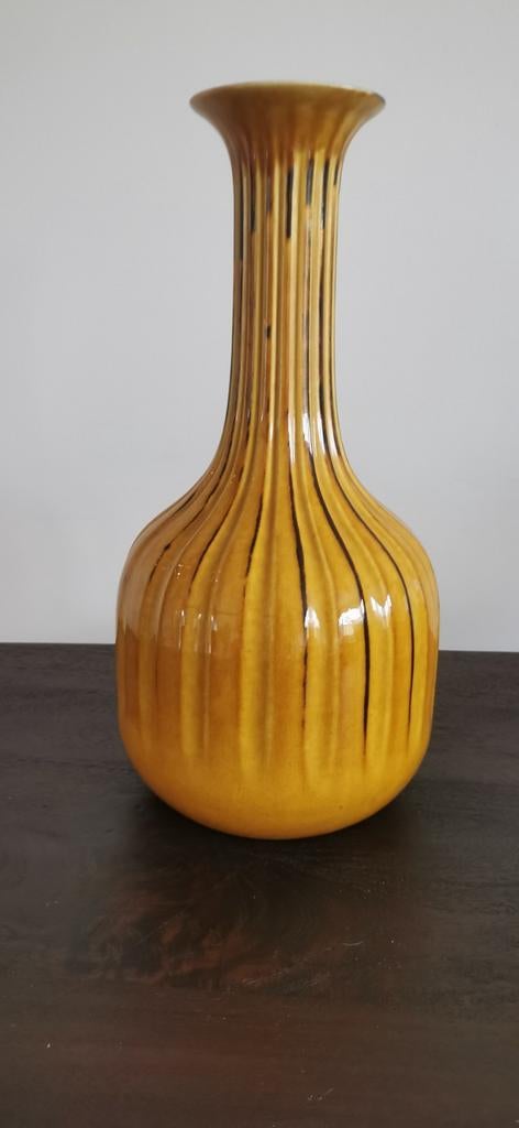 Grote vaas villa pottery geel cognac, Overige kleuren, Ophalen of Verzenden, Minder dan 50 cm, Glas