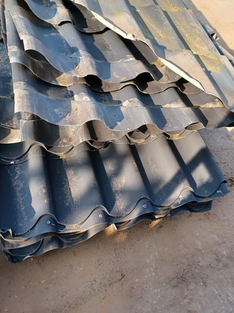 Partij gebruikte dakpanplaten, Gebruikt, Zwart, 15 m² of meer, Metaal
