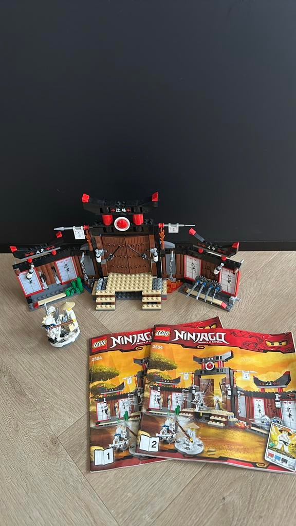Lego Ninjago Spinjitzu Dojo - 2504, Gebruikt, Lego, Ophalen of Verzenden, Inclusief instructies