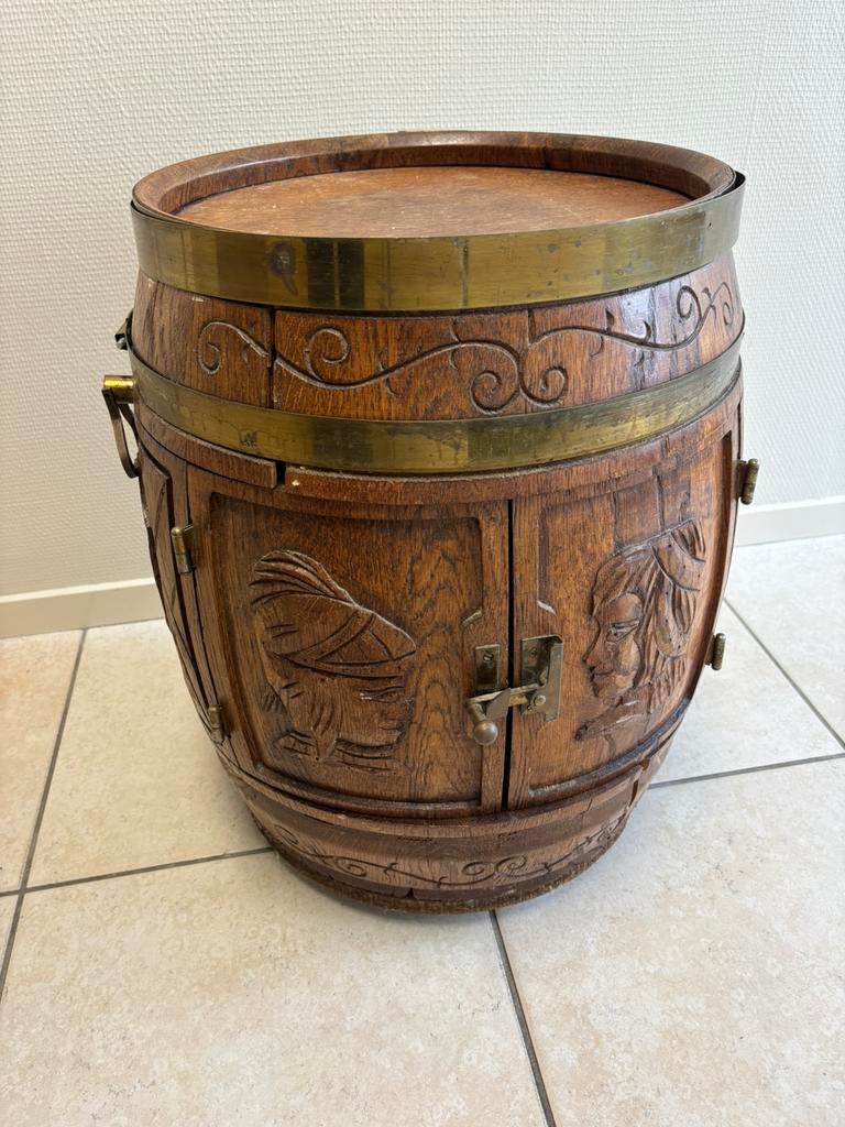 Barkastje in de vorm ban een wijnvat, Ophalen, Barkastje wijnvat, Barkastje wijnvat, Barkastje wijnvat