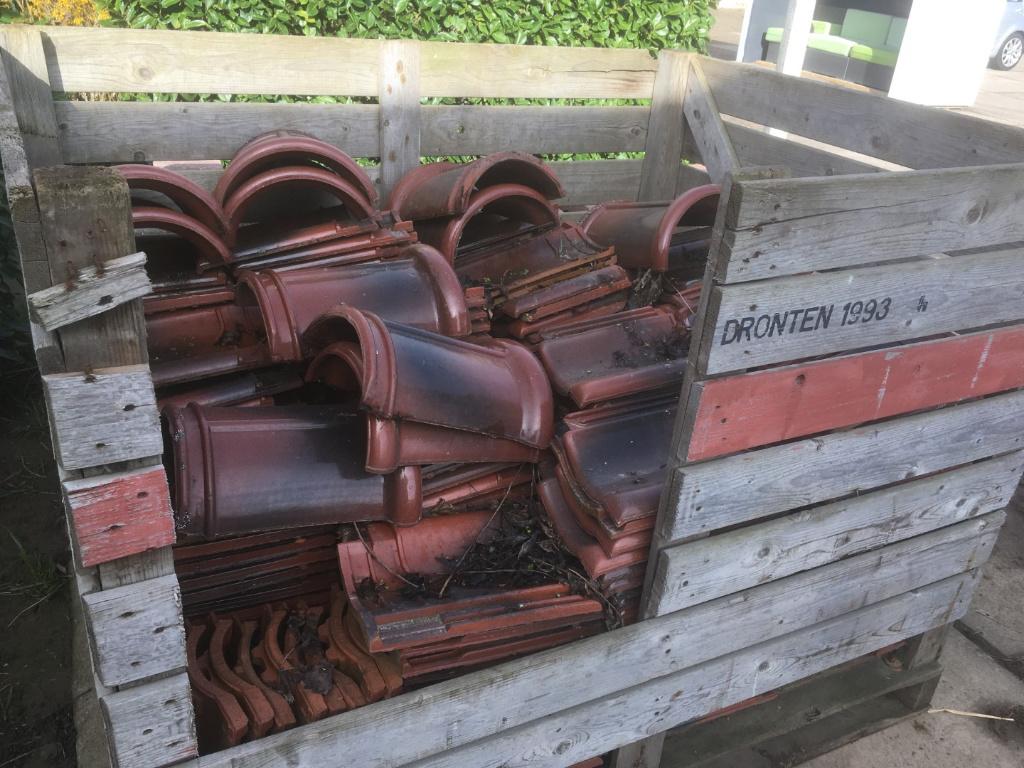 dakpannen en nokpannen, Ophalen, Steen of Klei, Zo goed als nieuw, 15 m² of meer