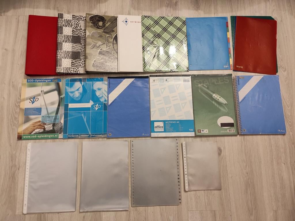 Diverse schoolspullen - benodigheden - mappen - kladblok, Diversen, Schoolbenodigdheden, Ophalen of Verzenden, Zo goed als nieuw