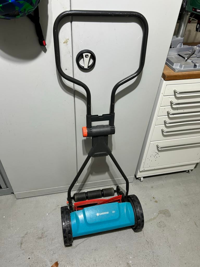 Gardena 330 handgrasmaaier., Tuin en Terras, Grasmaaiers, Ophalen, Gebruikt, Handgrasmaaier, 30 t/m 39 cm