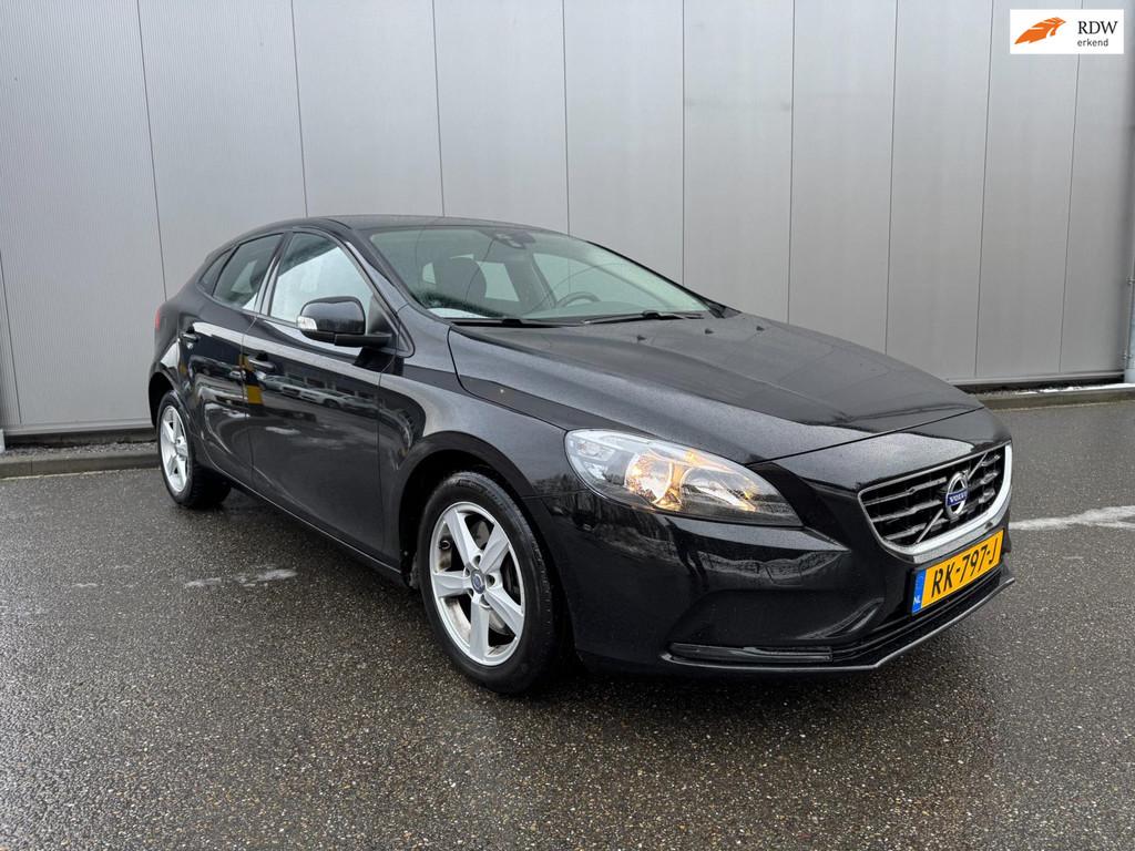 Volvo V40 2.0 D2 Momentum automatic, Stof, Gebruikt, 4 cilinders, Bedrijf