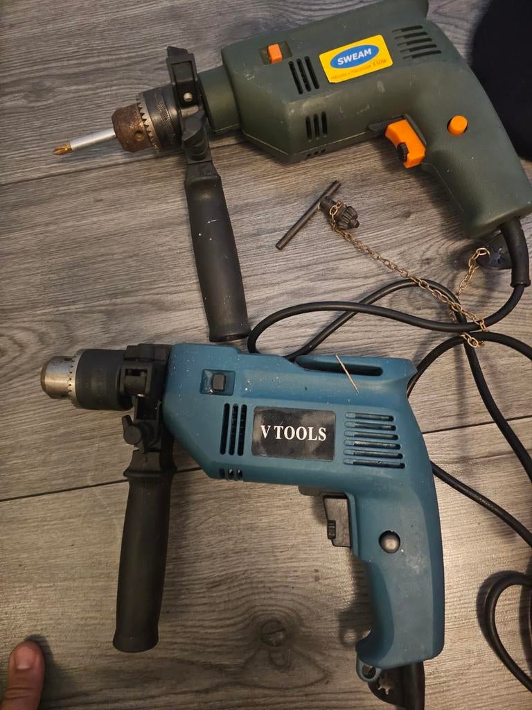 2 werkende boormachines - V Tools en Sweam, Boormachine, Gebruikt, Variabele snelheid, Ophalen of Verzenden